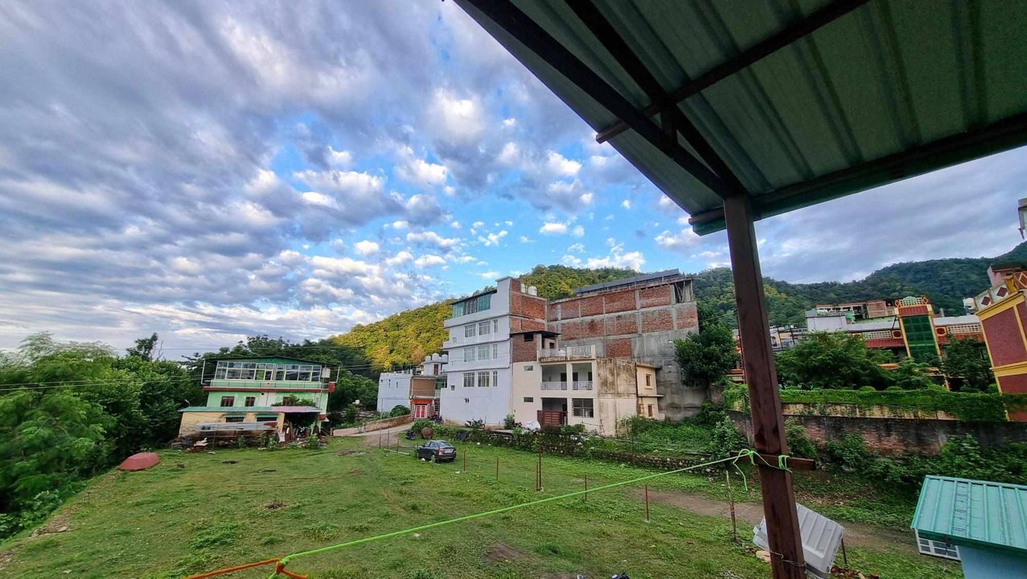 Landlopers Hostel Rišikéš Exteriér fotografie