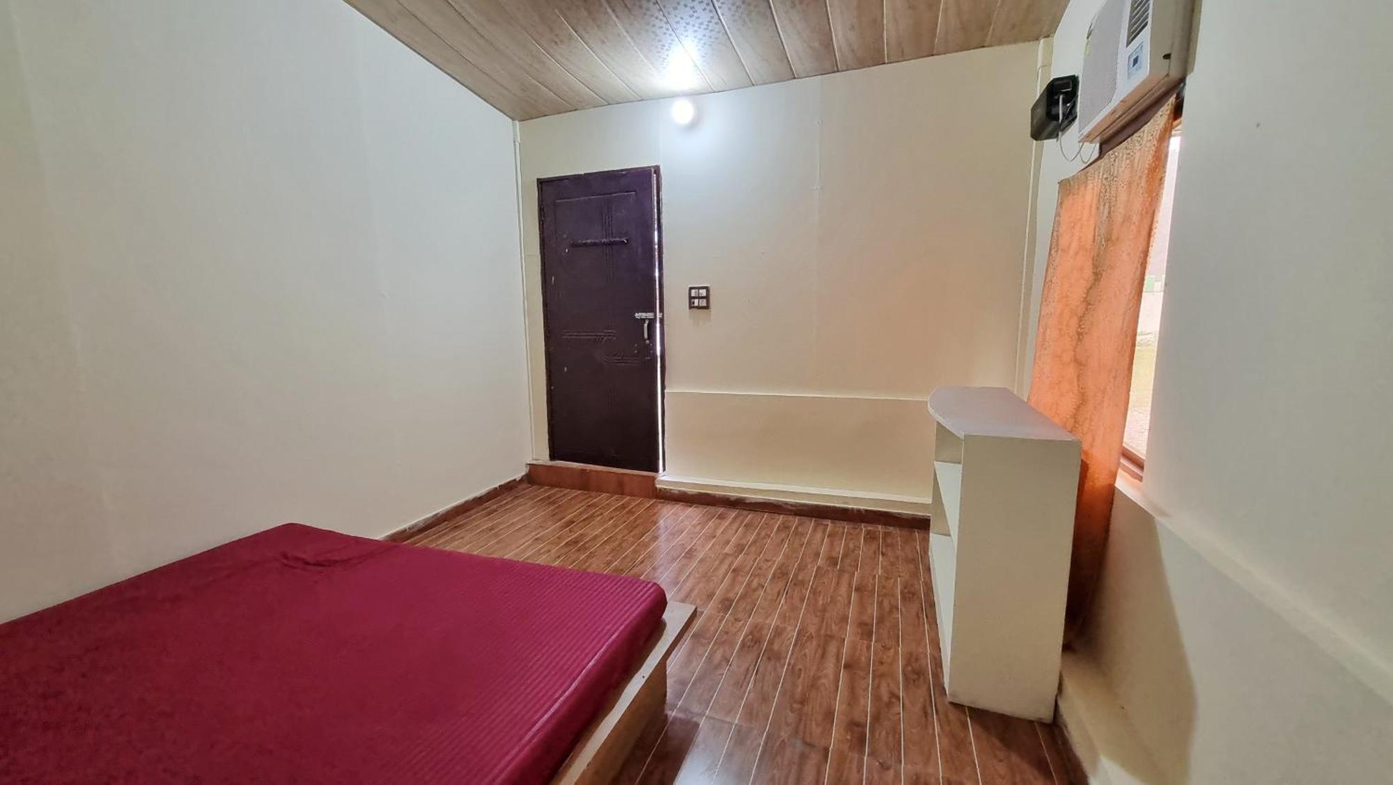Landlopers Hostel Rišikéš Exteriér fotografie