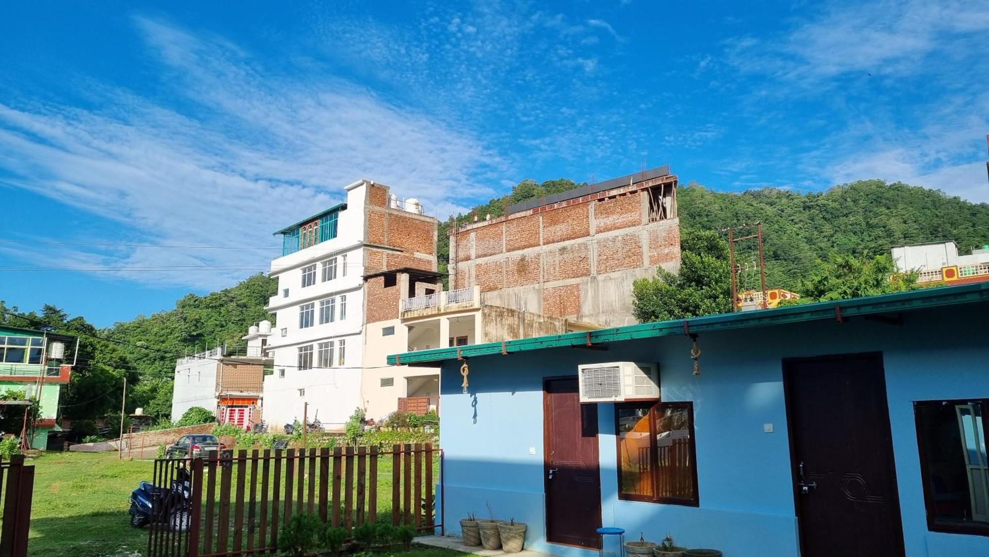 Landlopers Hostel Rišikéš Exteriér fotografie