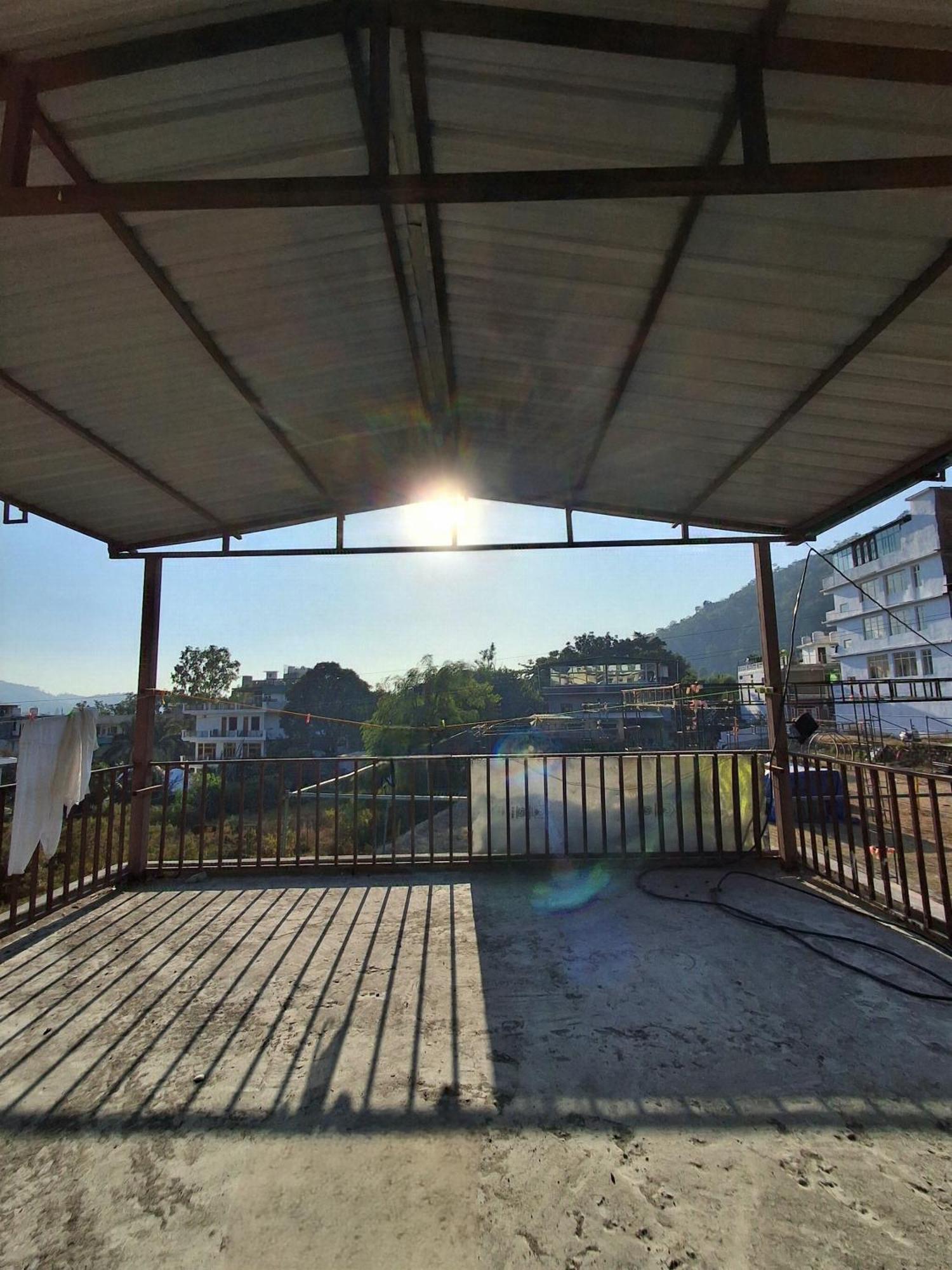 Landlopers Hostel Rišikéš Exteriér fotografie