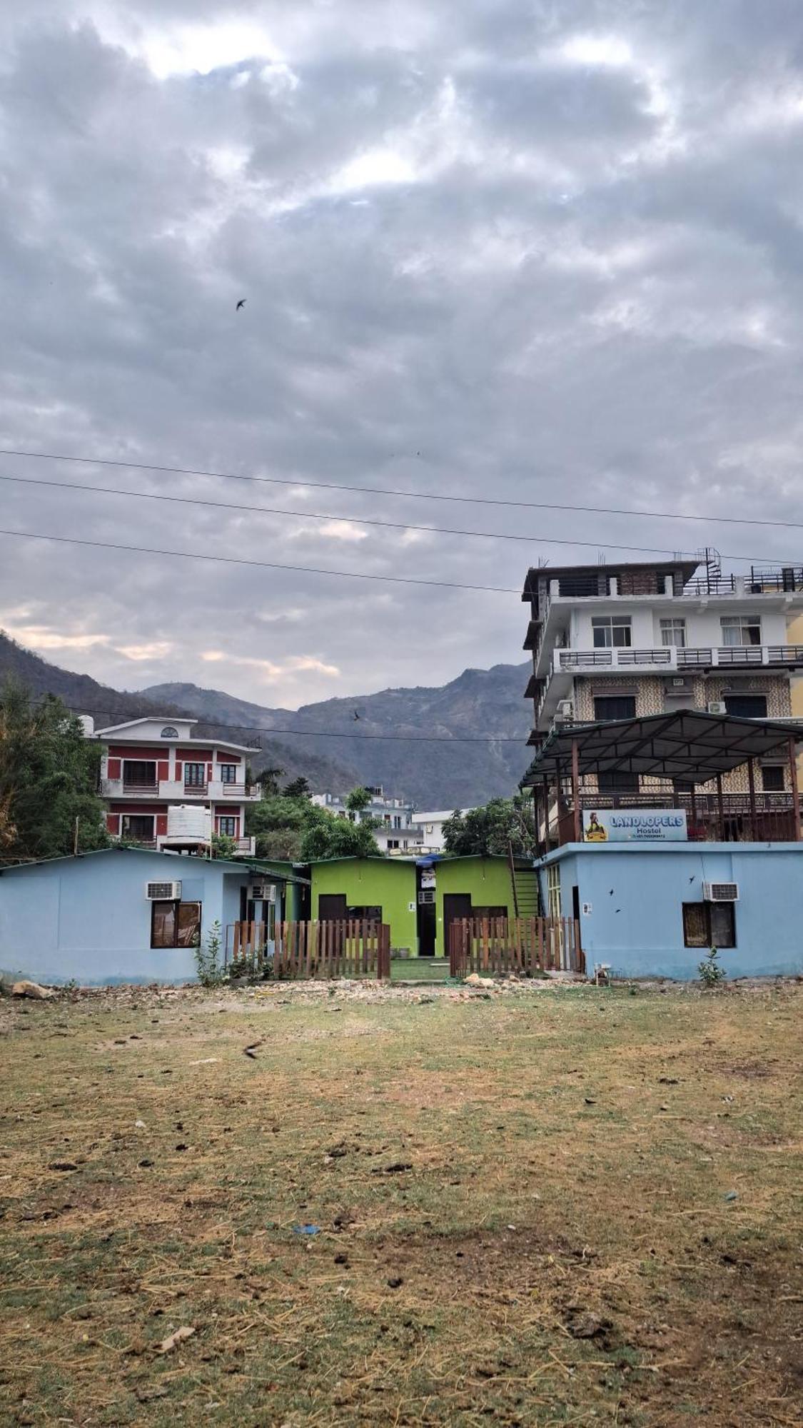 Landlopers Hostel Rišikéš Exteriér fotografie